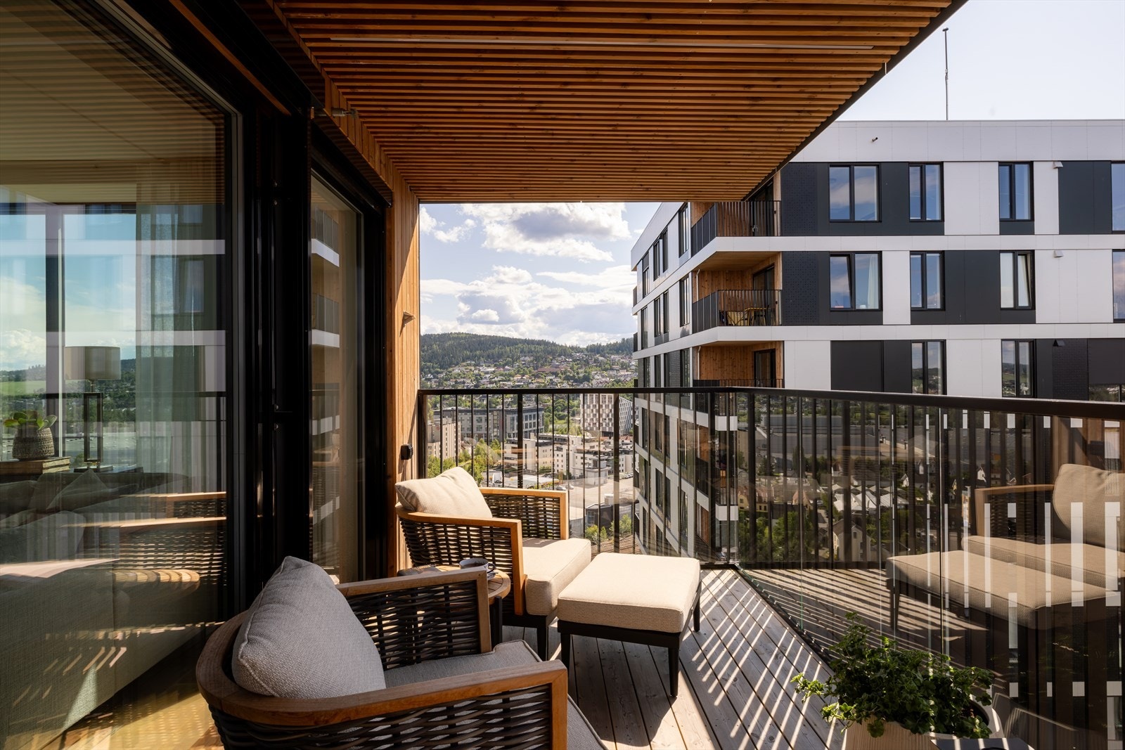 Det er god plass til utemøbler og annet ønsket møblement. Galleribilde