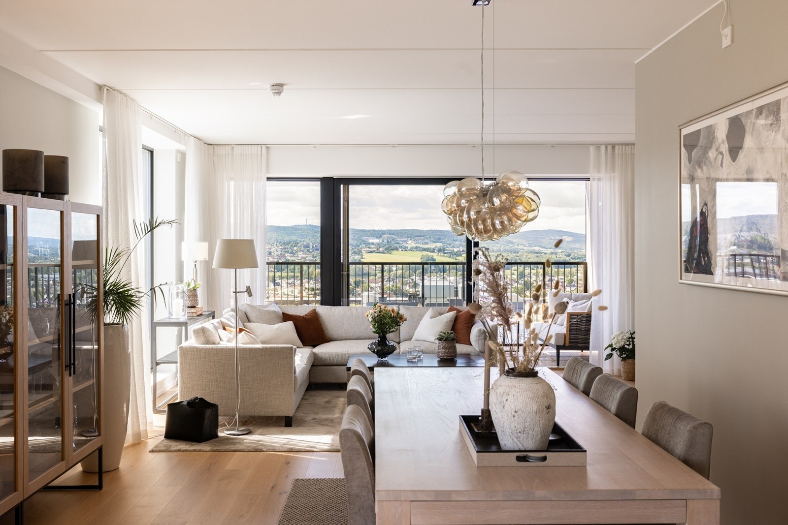 Leiligheten ligger i det populære prosjektet Meierikvartalet midt i Lillestrøm by. Galleribilde