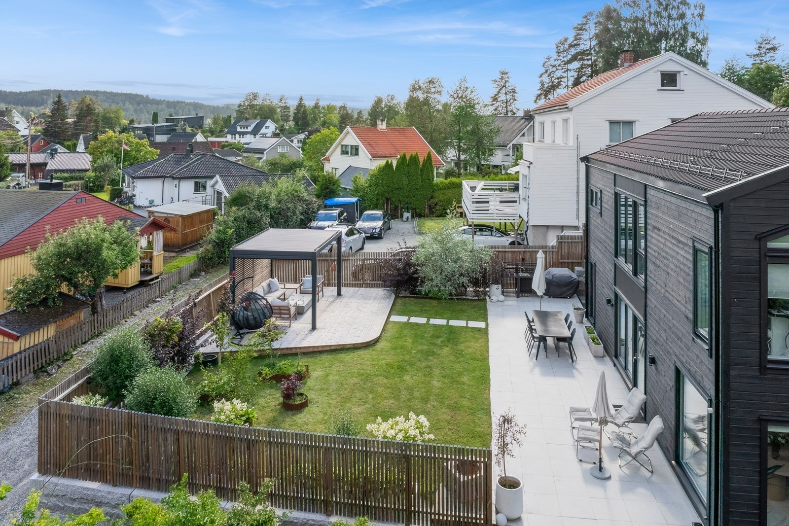 Oppegårdveien 227A presenteres av DNB Eiendom ved Martin Surén. Galleribilde