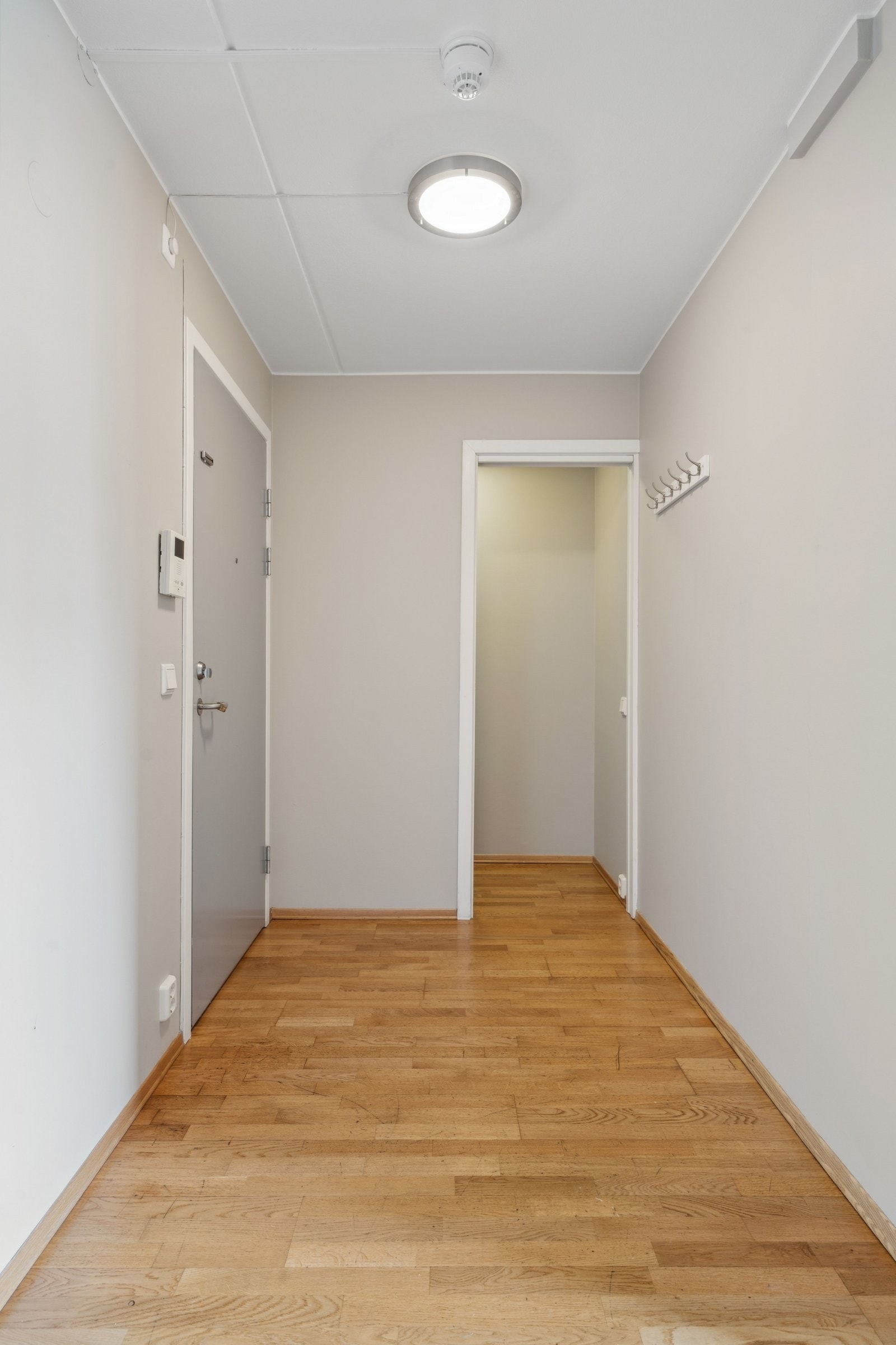 Utgangsdør og oppbevaringsplass. Galleribilde