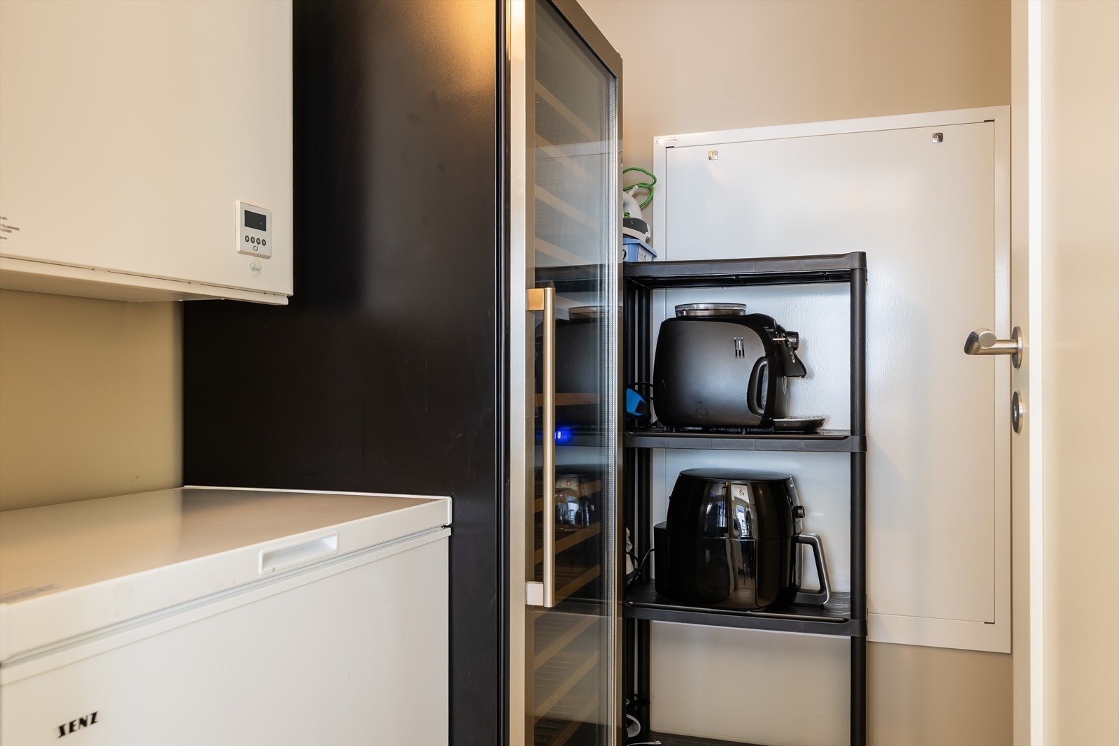 Praktisk bod med god lagringsplass. Galleribilde