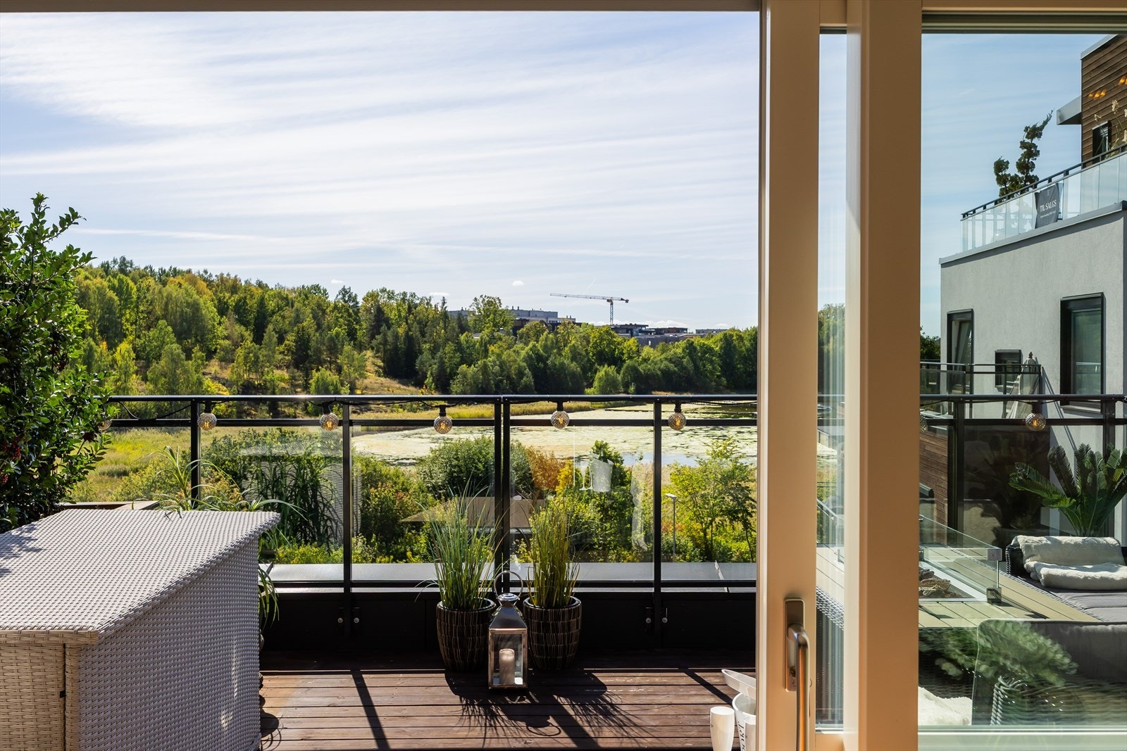 Fra stua har man adkomst til solrik terrasse på 16 kvm. Galleribilde