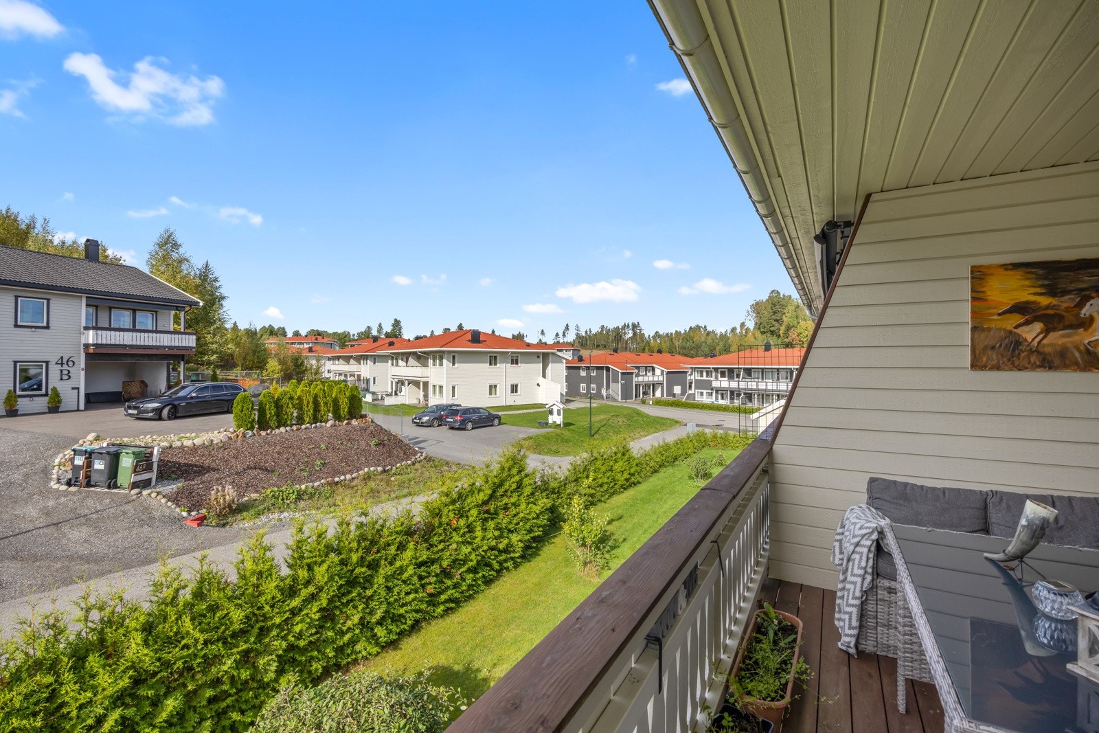 Den vestvendte beliggenheten gir gode solforhold og er perfekt for å nyte ettermiddagssolen. Galleribilde