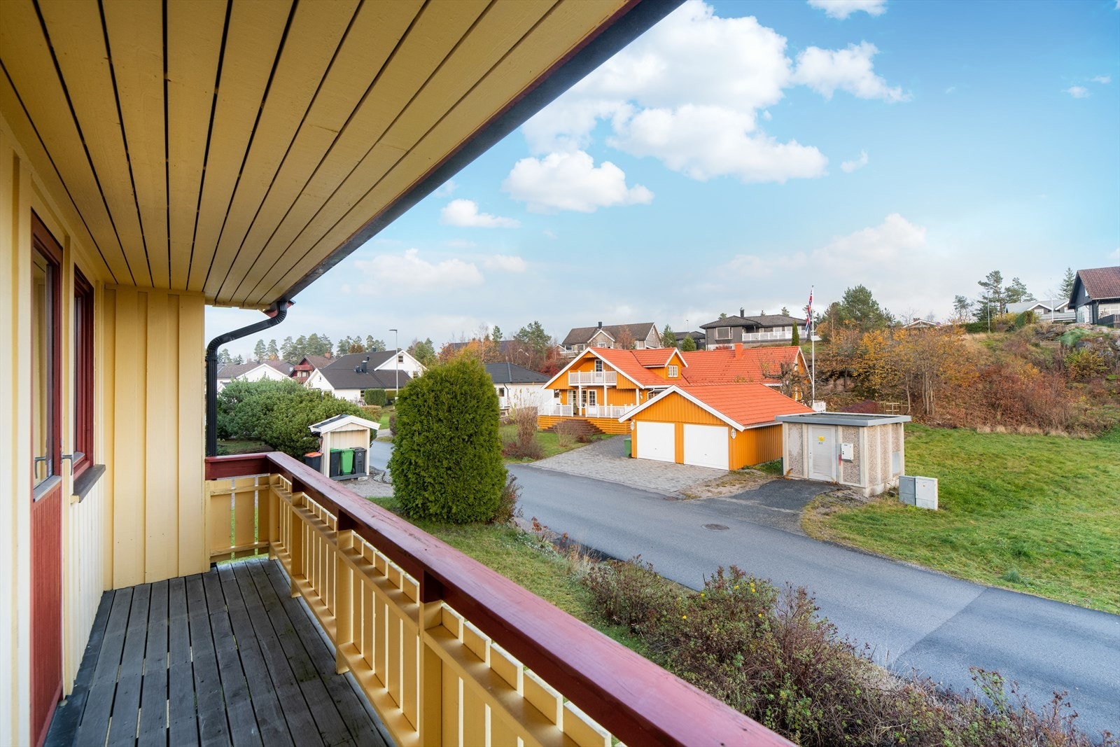 Fra hovedsoverommet er det utgang til østvendt luftebalkong. Galleribilde