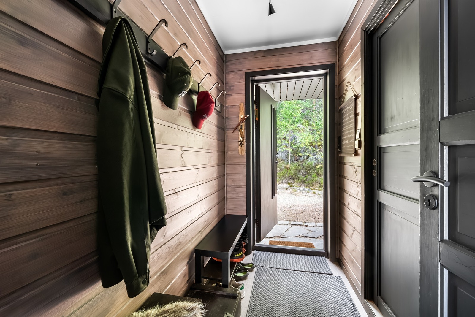 Koselig gang som skaper en varm atmosfære fra første steg. Galleribilde