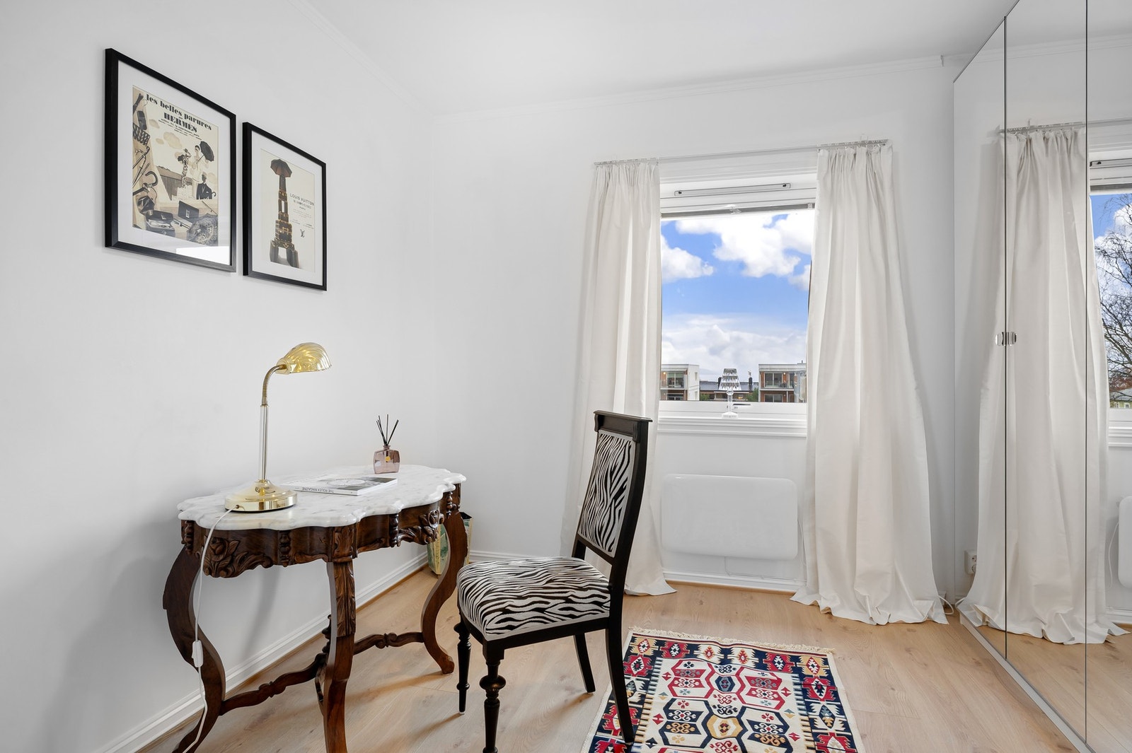 Soverom 2 passer perfekt som gjesterom, barnerom eller hjemmekontor. Galleribilde