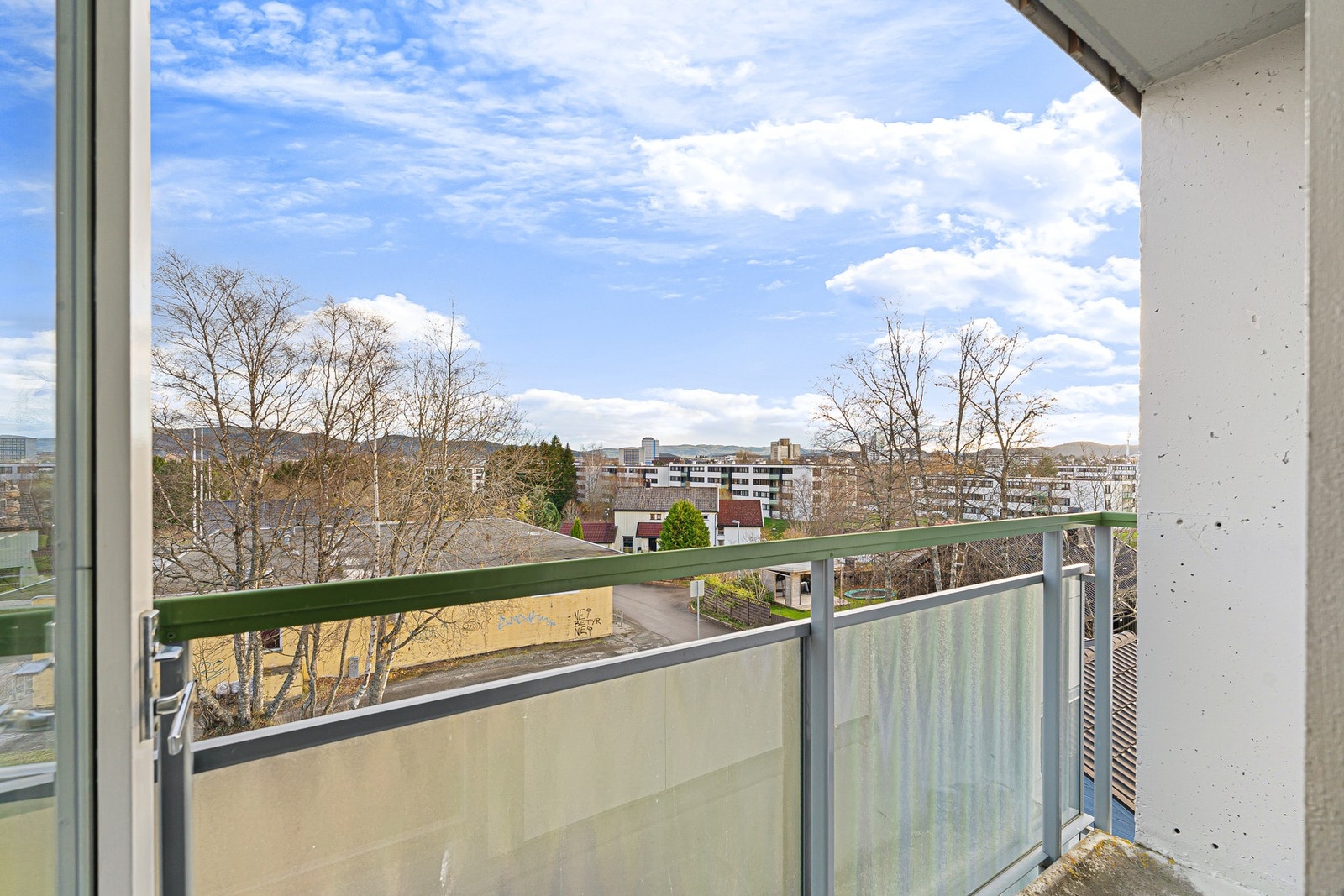 Rommet har utgang til privat balkong. Galleribilde