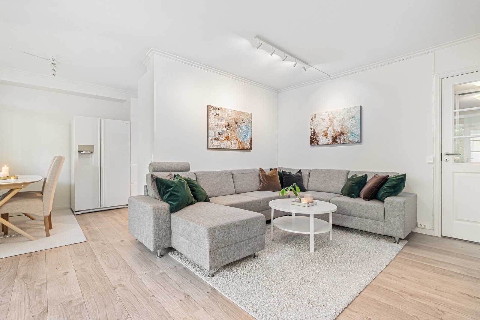 Leiligheten har en praktisk og gjennomtenkt planløsning som gjør det enkelt og møblere. Galleribilde