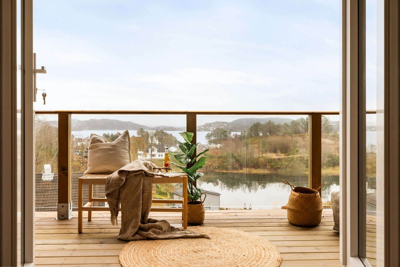 Med en unik, maritim utsikt, solrik balkong og moderne standard, er dette en leilighet som bør oppleves! Galleribilde