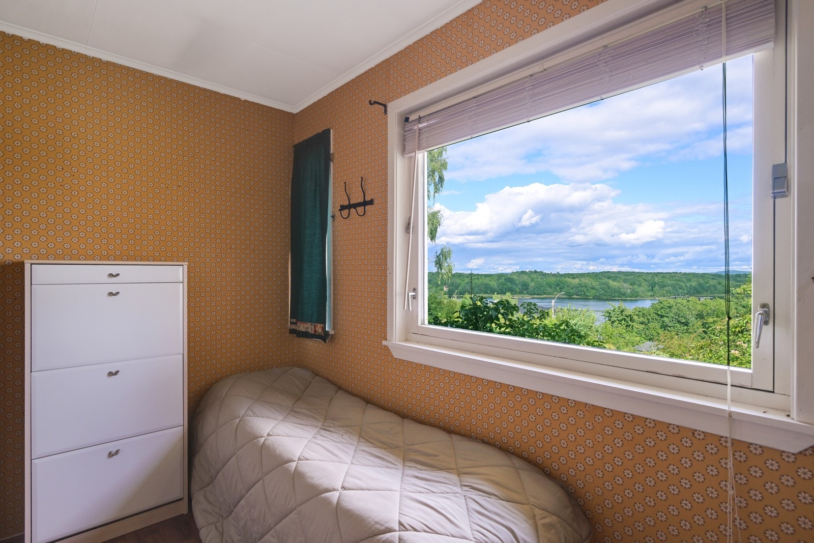 Soverom III - brukbar utsikt også fra dette soverommet.... Galleribilde