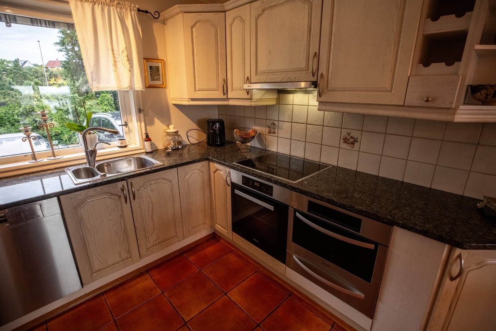 Klassisk, heltre innredning Galleribilde