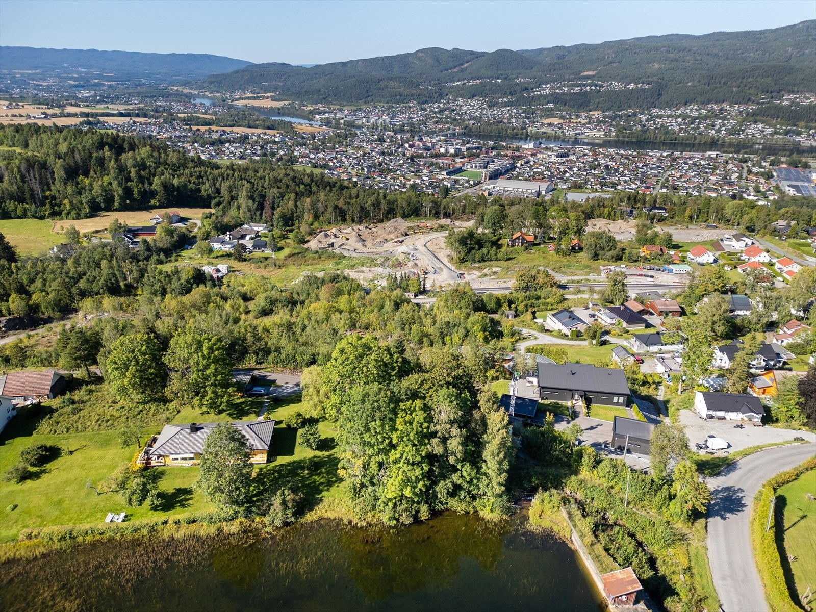 Åsen er et naturskjønt boligområde som ligger i nærheten av Mjøndalen sentrum. Galleribilde