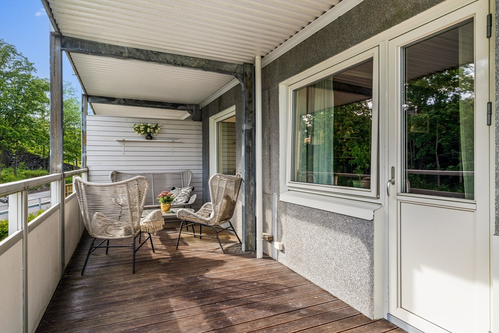 Hyggelig, vestvendt balkong med gode solforhold - perfekt for avslapning etter lange dager. Galleribilde