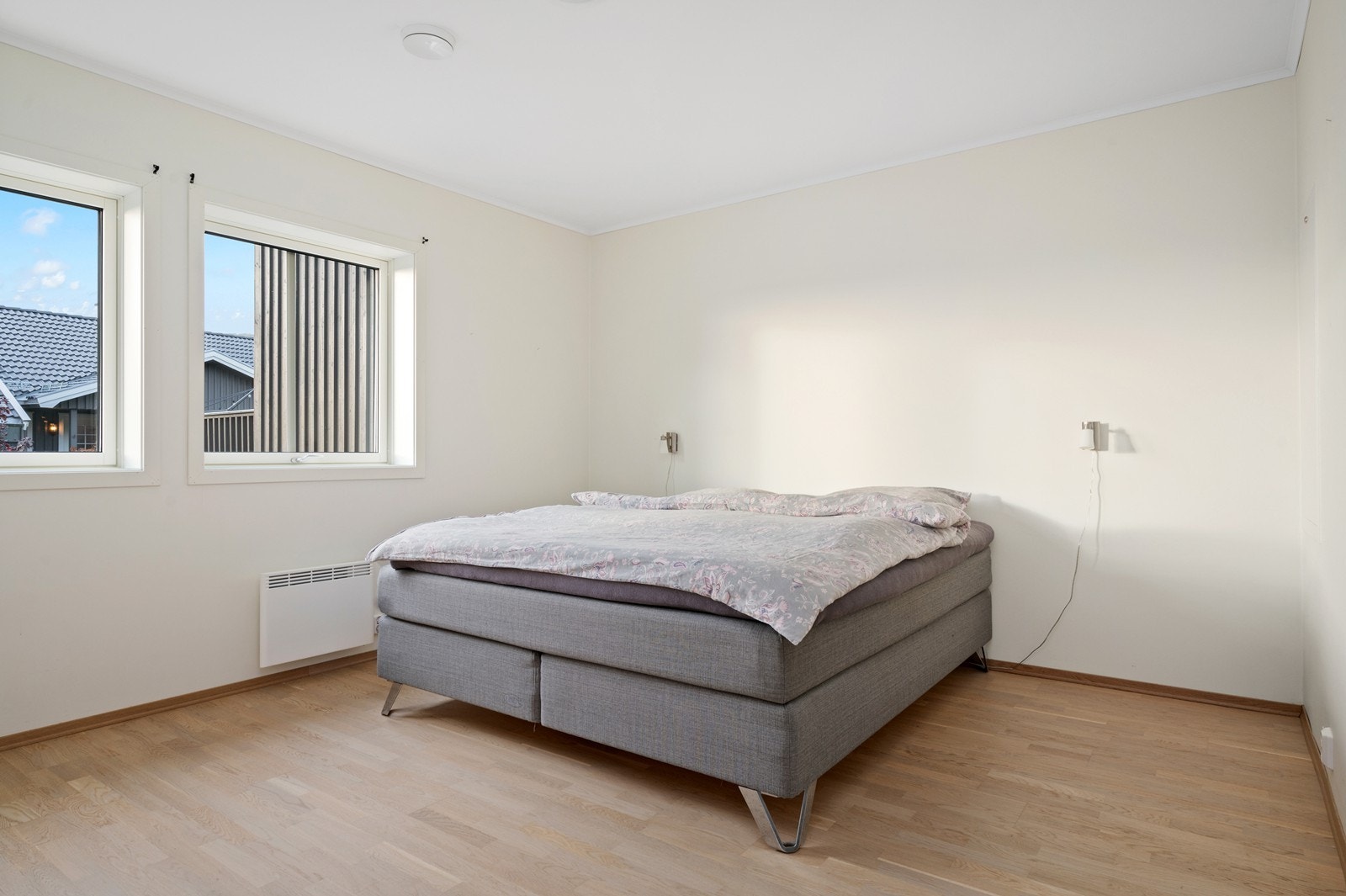 Hovedsoverommet ligger i første etasje og er av god størrelse Galleribilde