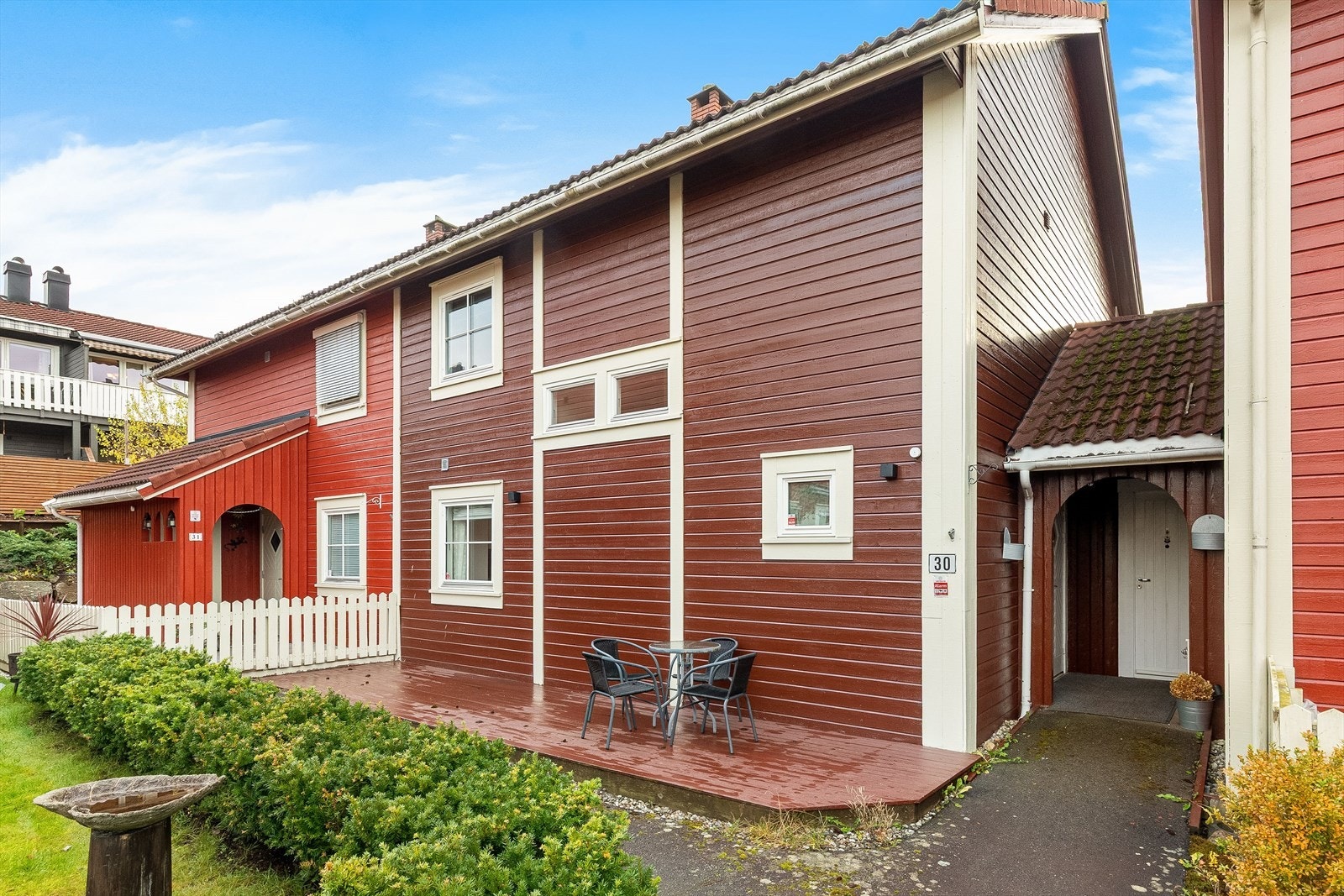 Ved inngangspartiet er det en fin markterrasse på 14m². Galleribilde