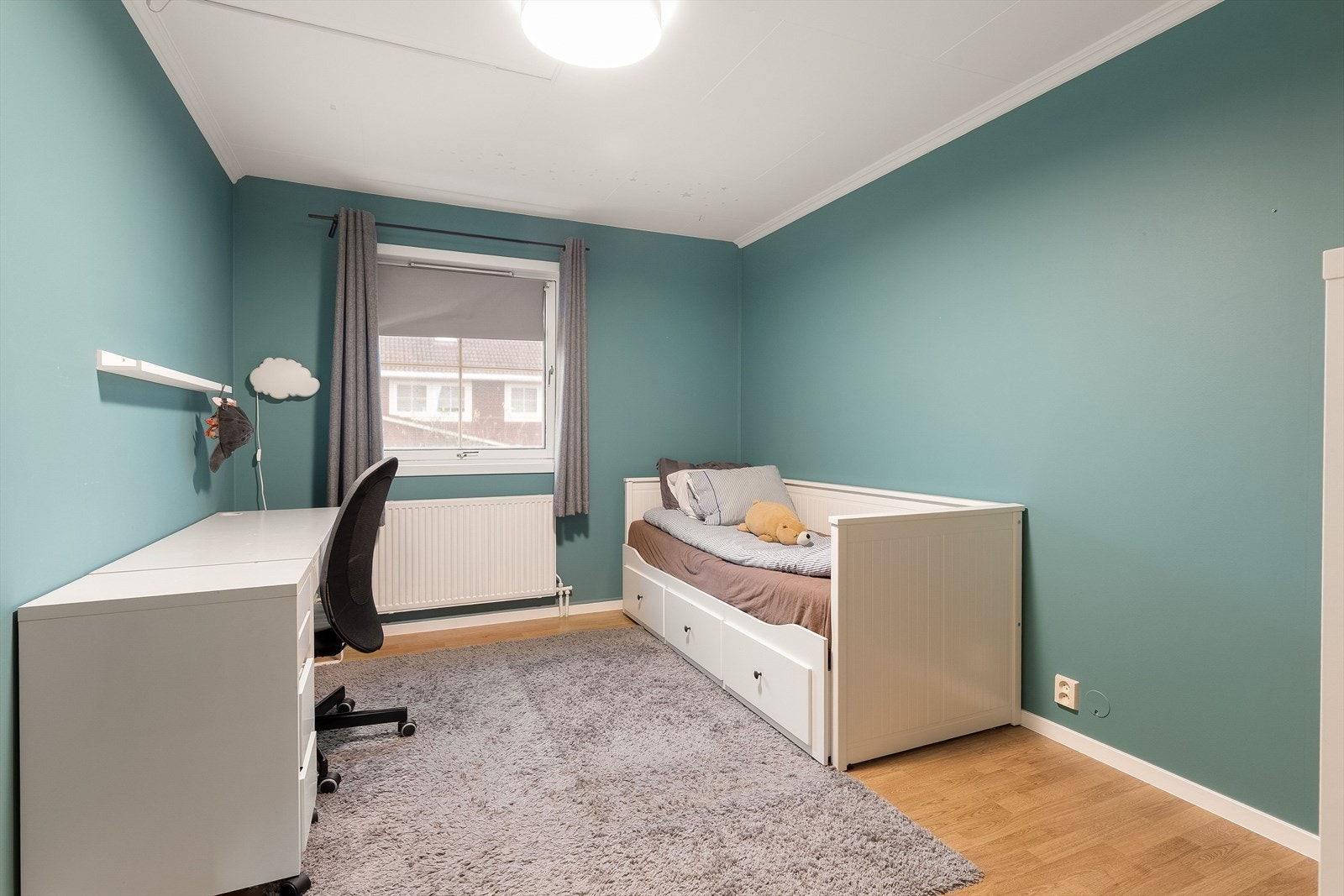 Soverom 2 benyttes idag som barnerom, men passer også fint som gjesterom eller kontor. Galleribilde