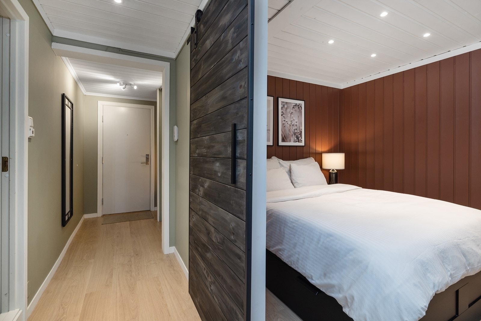 "Låvedør" til sovealkoven Galleribilde