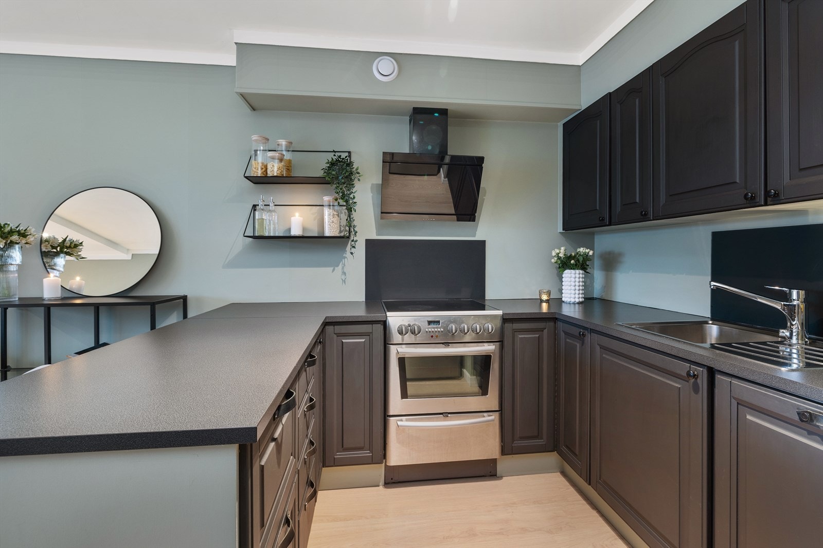 Gjennomført og stilfull leilighet Galleribilde