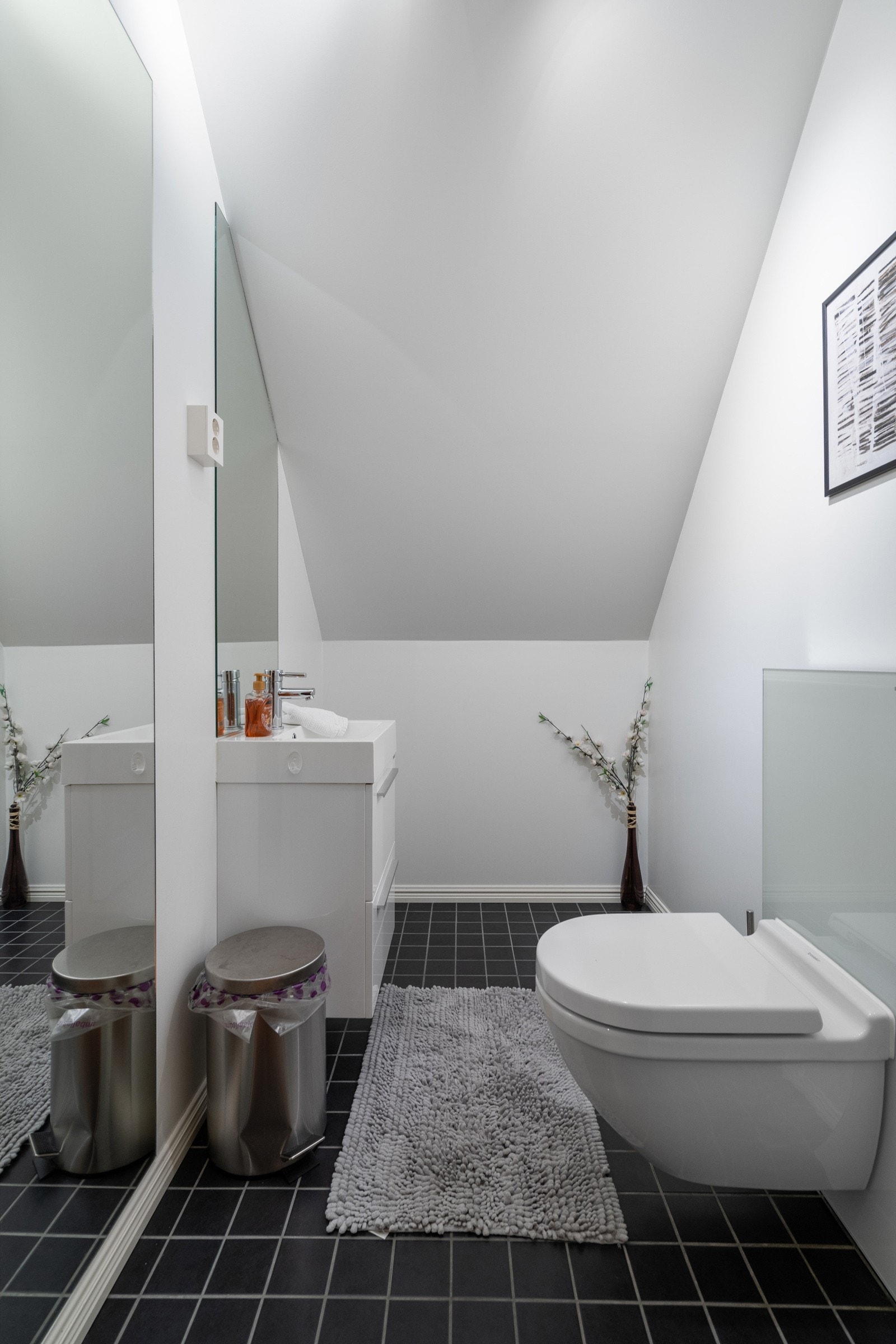 Toalettrom. Galleribilde