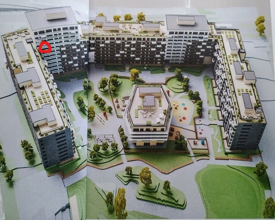 Red color is the apartment Galleribilde