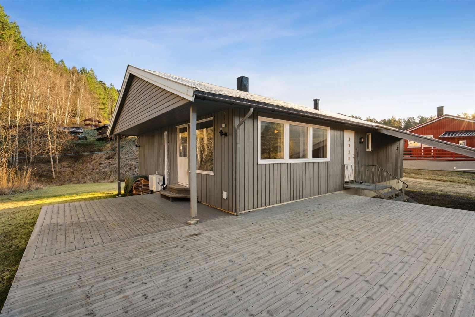 Boligen er praktisk innredet med alt på ett plan. Galleribilde