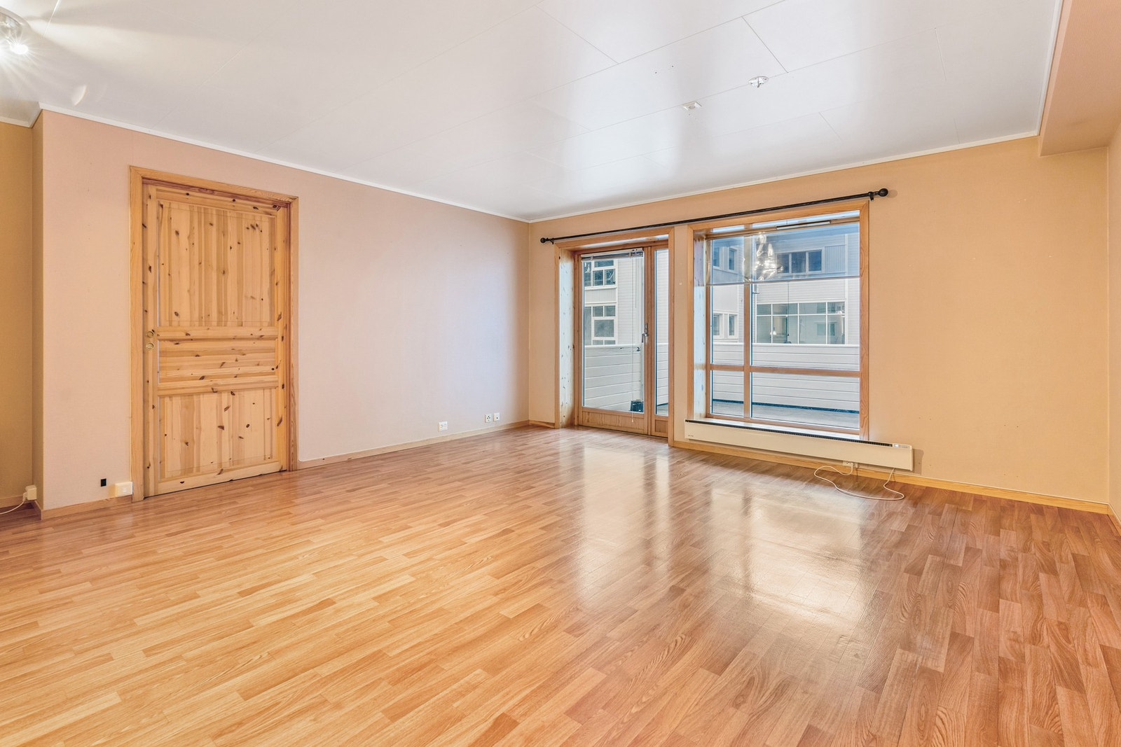 EiendomsMegler 1 v/ Gabrielle Moen Remøy har gleden av å presentere Holmsildgata 16! (Foto EFKT v/ Svein Olav Humberset). Galleribilde