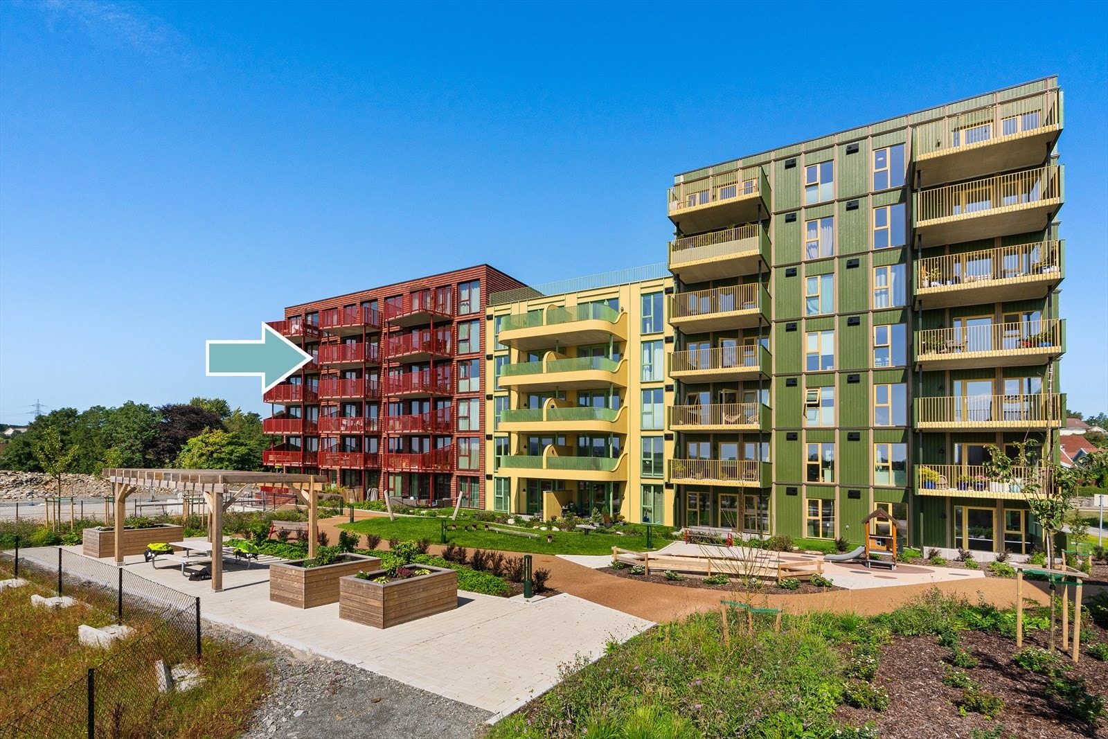 Balkongene er vendt mot sør, så her er det gode solforhold Galleribilde