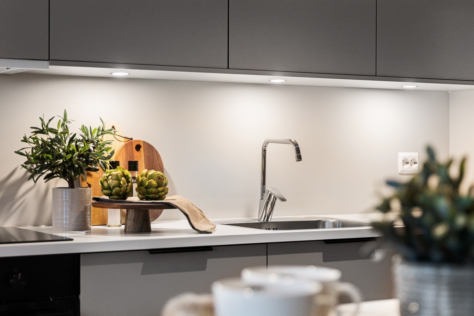 Leveranse til kjøkken og bad er fra kvalitetsleverandøren HTH. Galleribilde