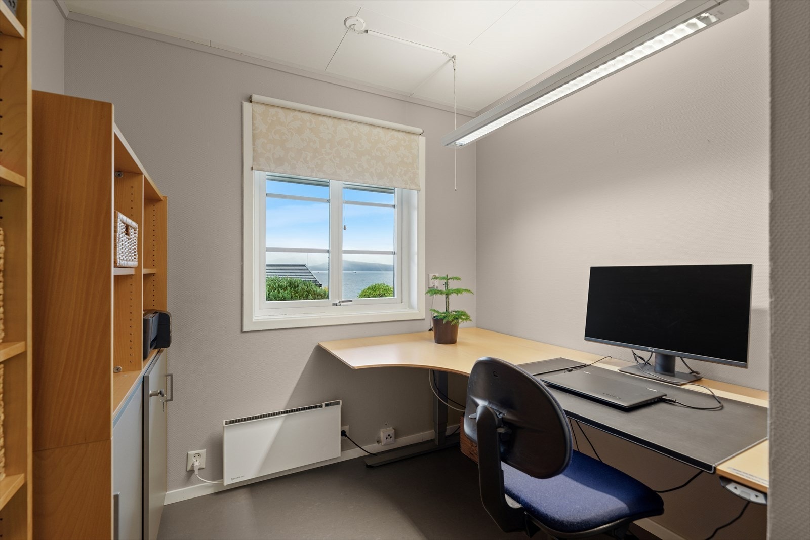 Kontor/soverom (bak kjøkken i hovedetasje). Galleribilde