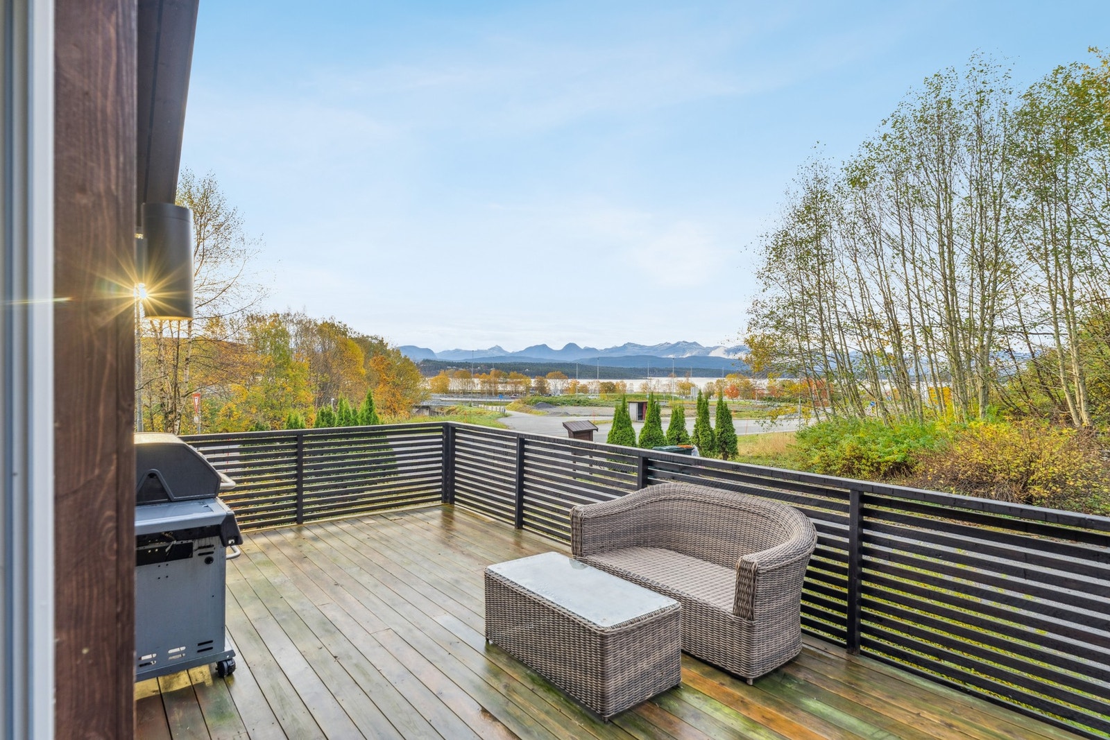 Flott utsikt fra veranda Galleribilde