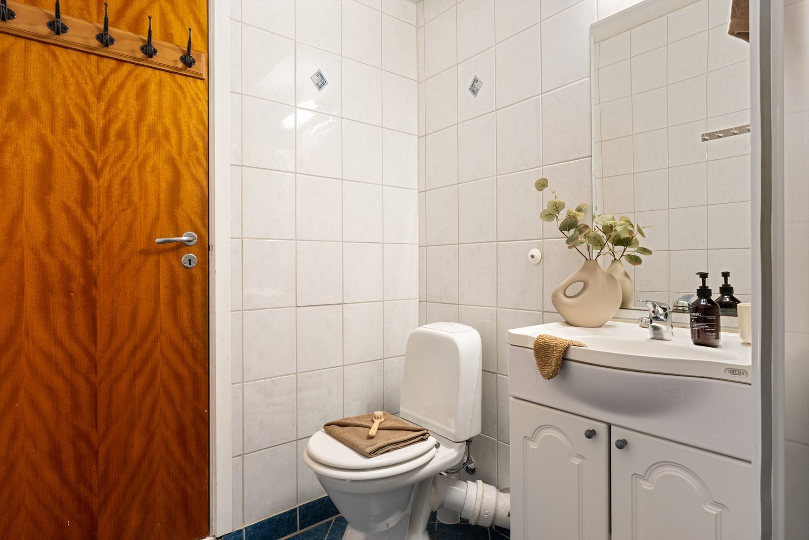 Stor felles takterrasse, felles vaskeri og tørkerom samt felles sykkelrom(u.etasje). Galleribilde