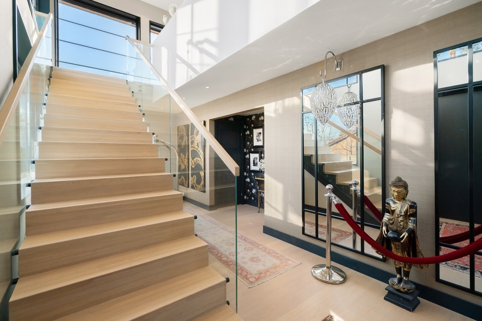 Boligen ble bygget i 2021 og fremstår med gjennomgående høy standard. Galleribilde