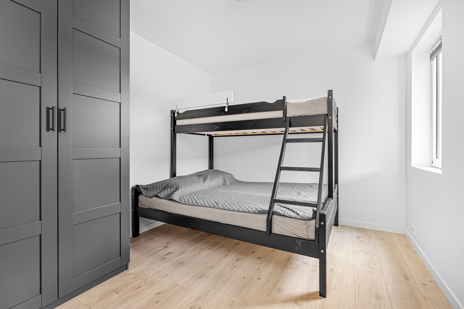 Soverom nummer to. Galleribilde