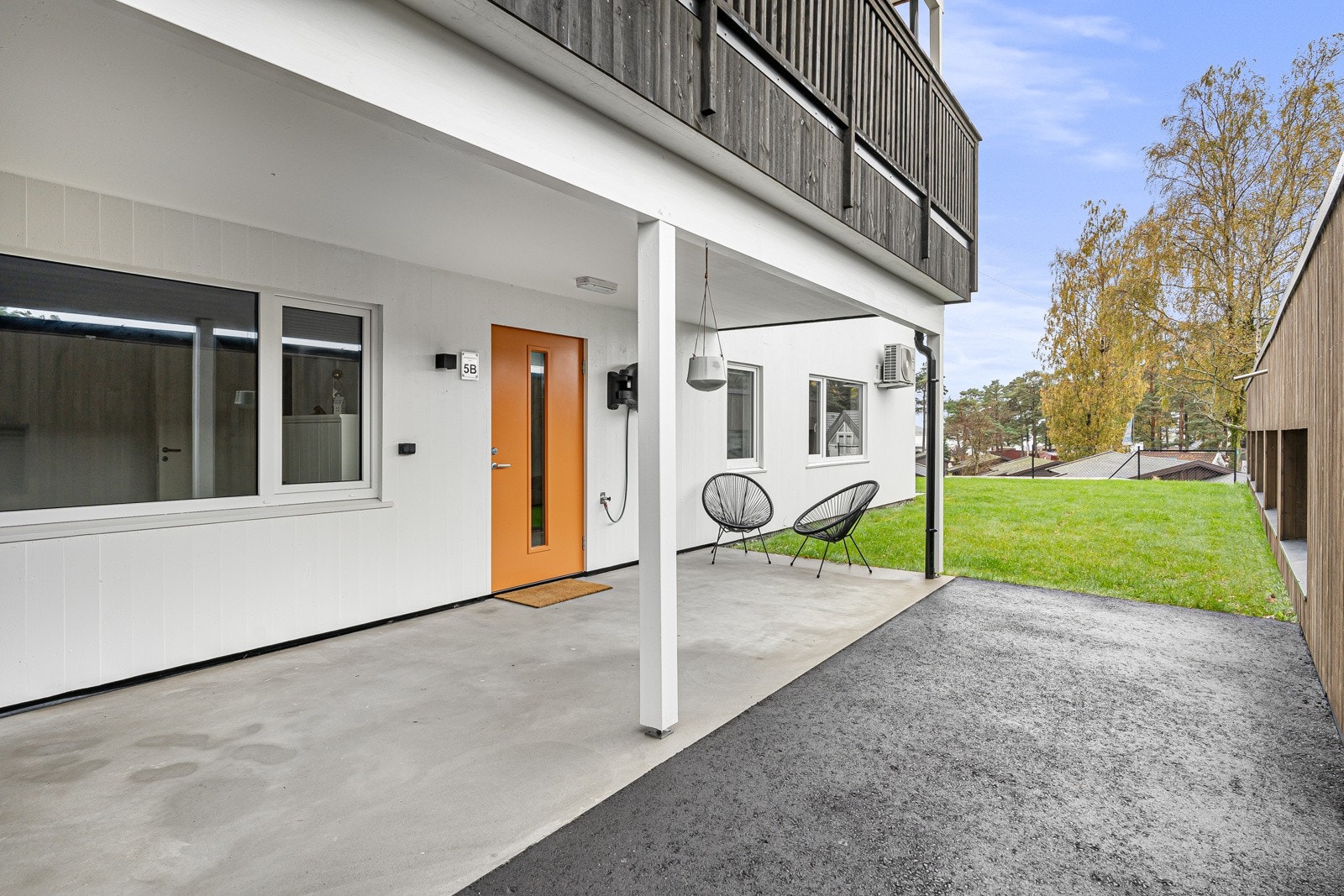 Leiligheten er beliggende i byggets første etasje. Galleribilde