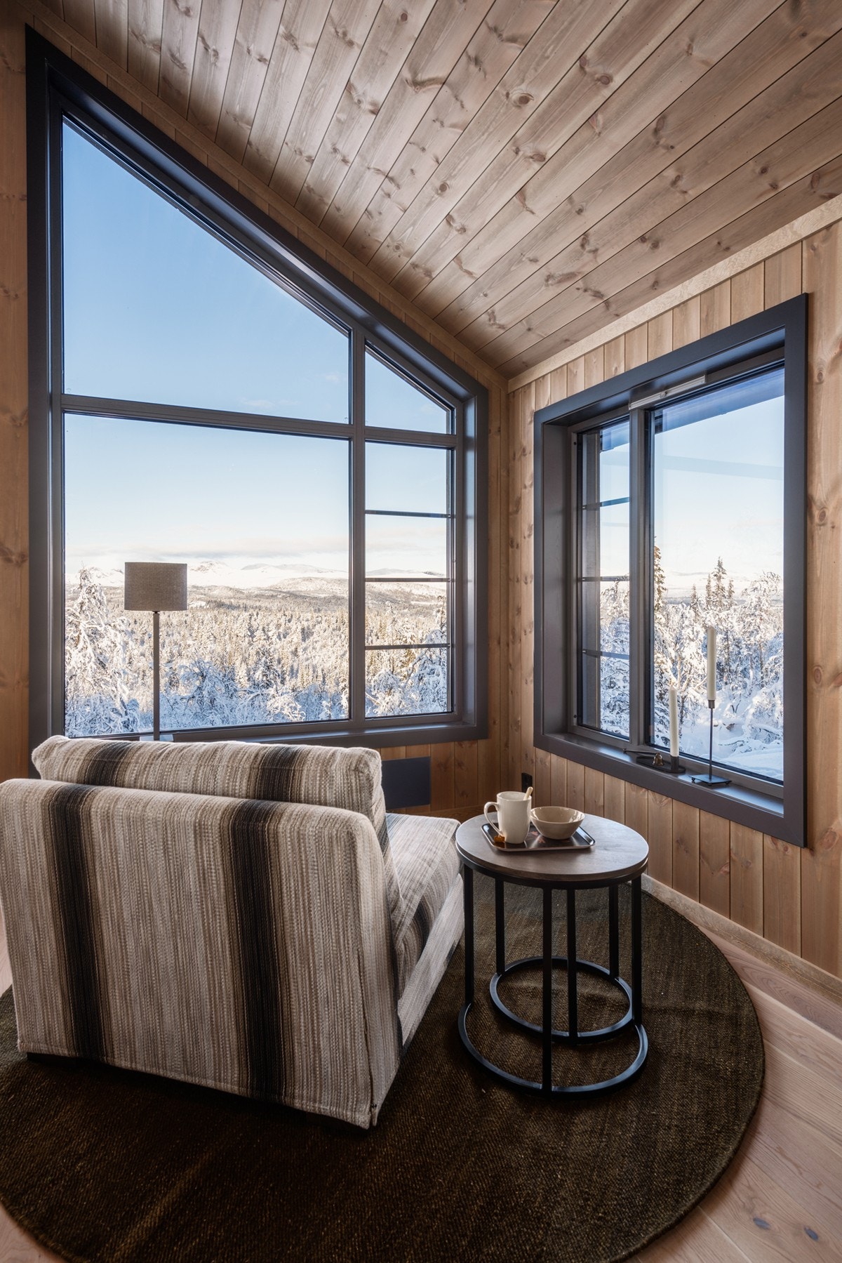 Her kan man virkelig nyte morgenkaffen til flott utsikt. Galleribilde