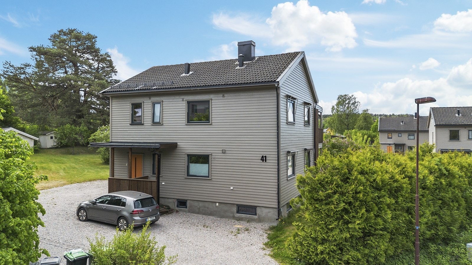 Parkering rett utenfor boligen Galleribilde