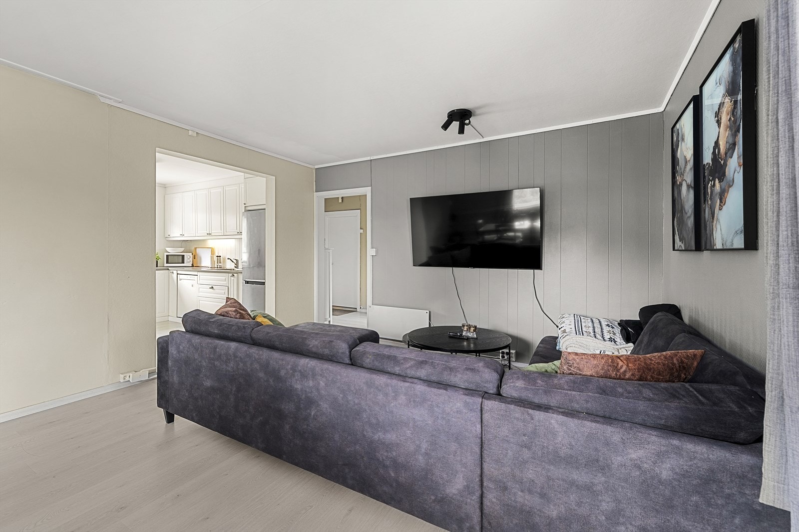 God plass til både sofagruppe og spisegruppe Galleribilde