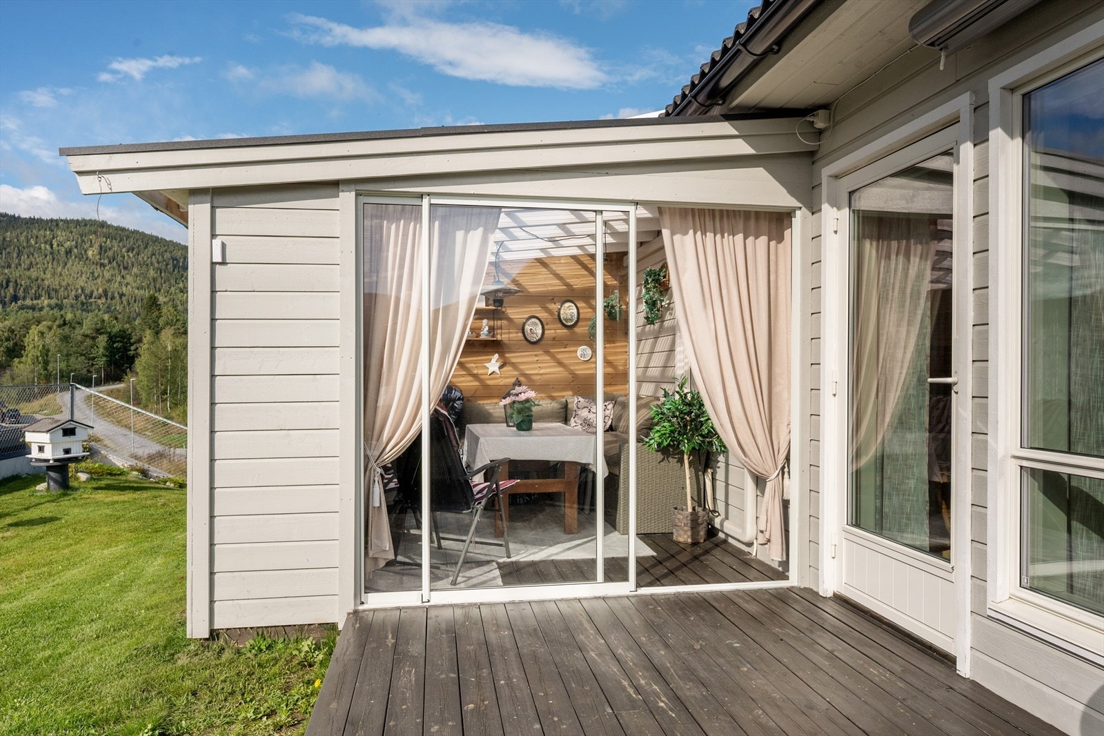 Utestua forlenger utesesongen og gir ly for vær og vind. Galleribilde