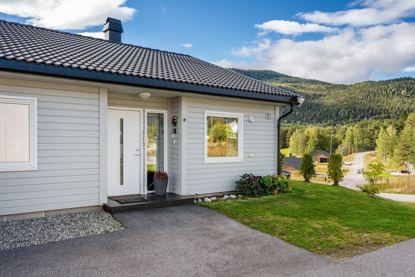 Det er enkel og trappefri adkomst - velkommen inn! Galleribilde