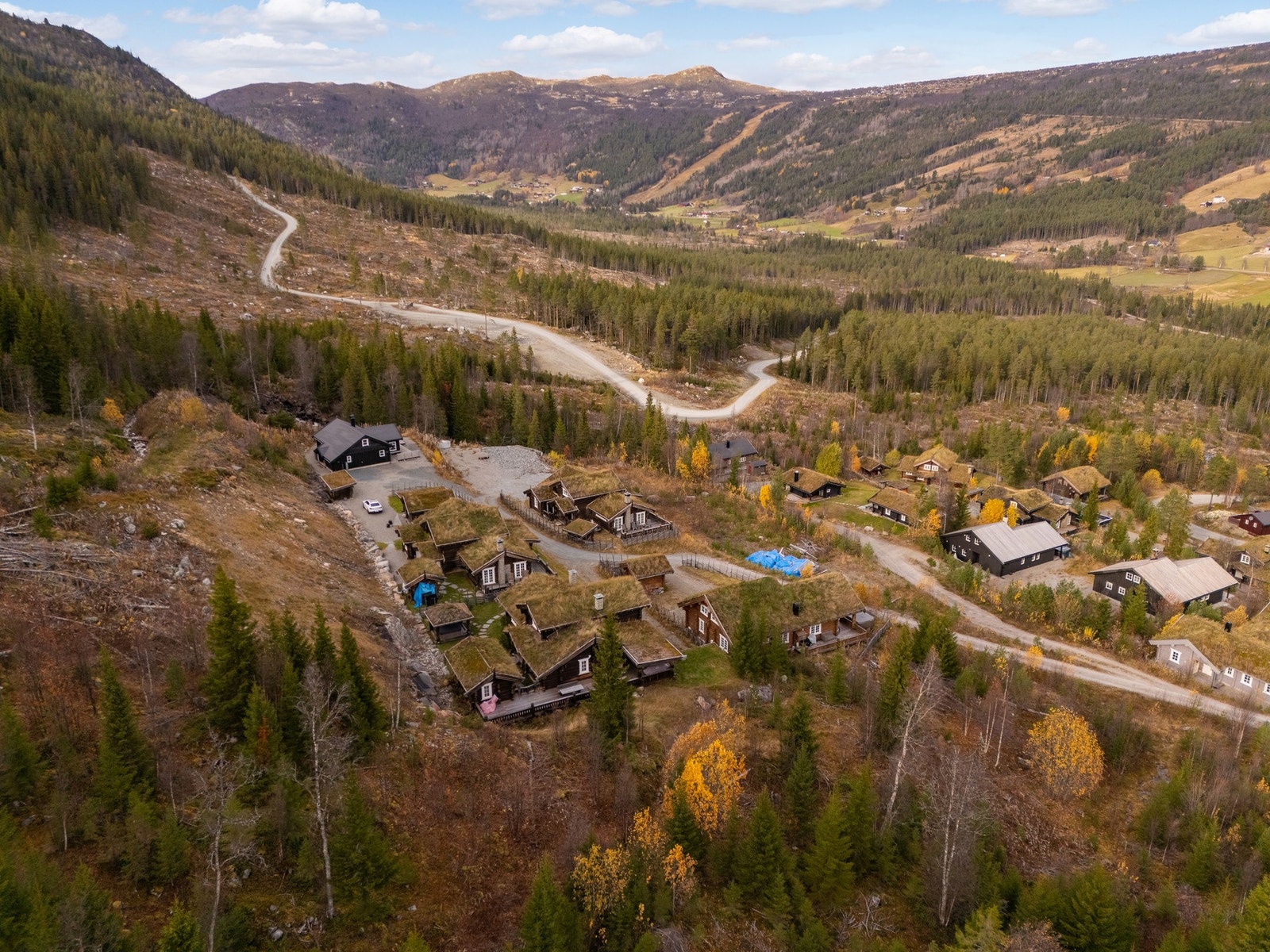 Tomten ligger høyt og flott til, men gode solforhold Galleribilde