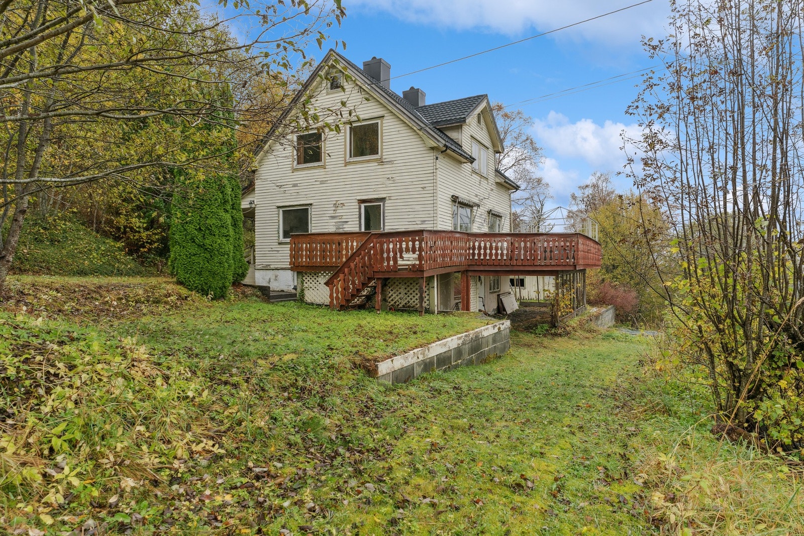Romslig enebolig fra 1950 med sjel og stort potensial! Galleribilde
