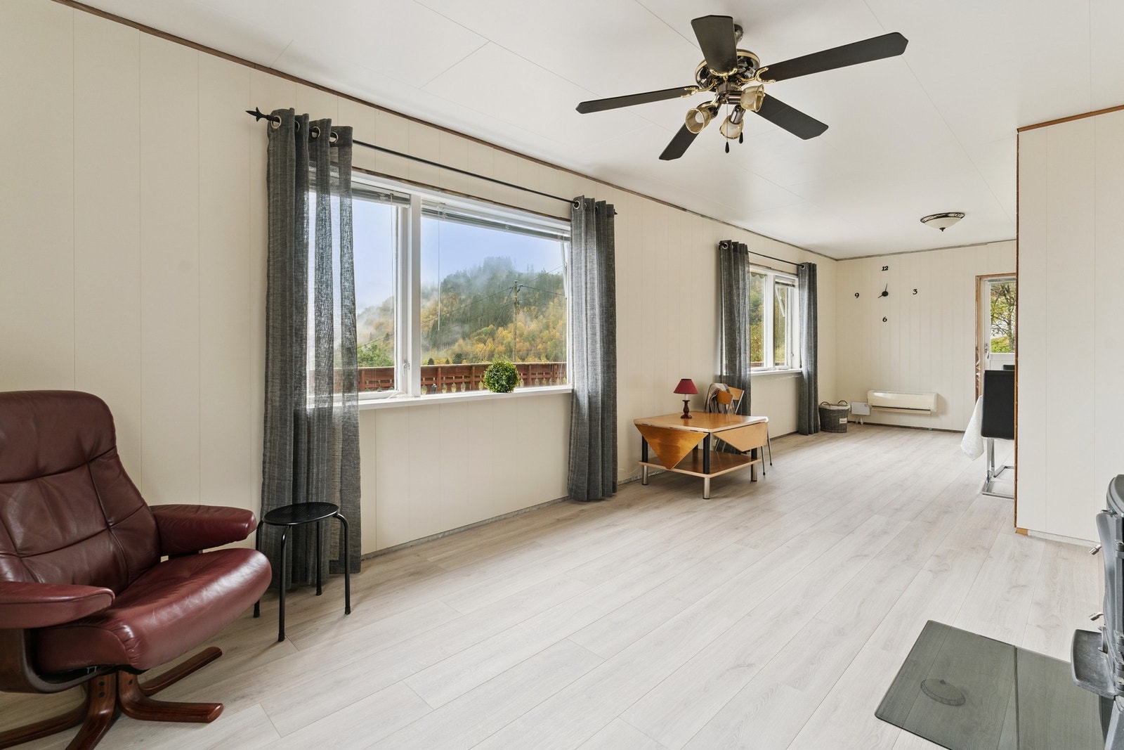 Det er påbegynt oppussing innvendig, men arbeidene er ikke ferdigstilt. Galleribilde