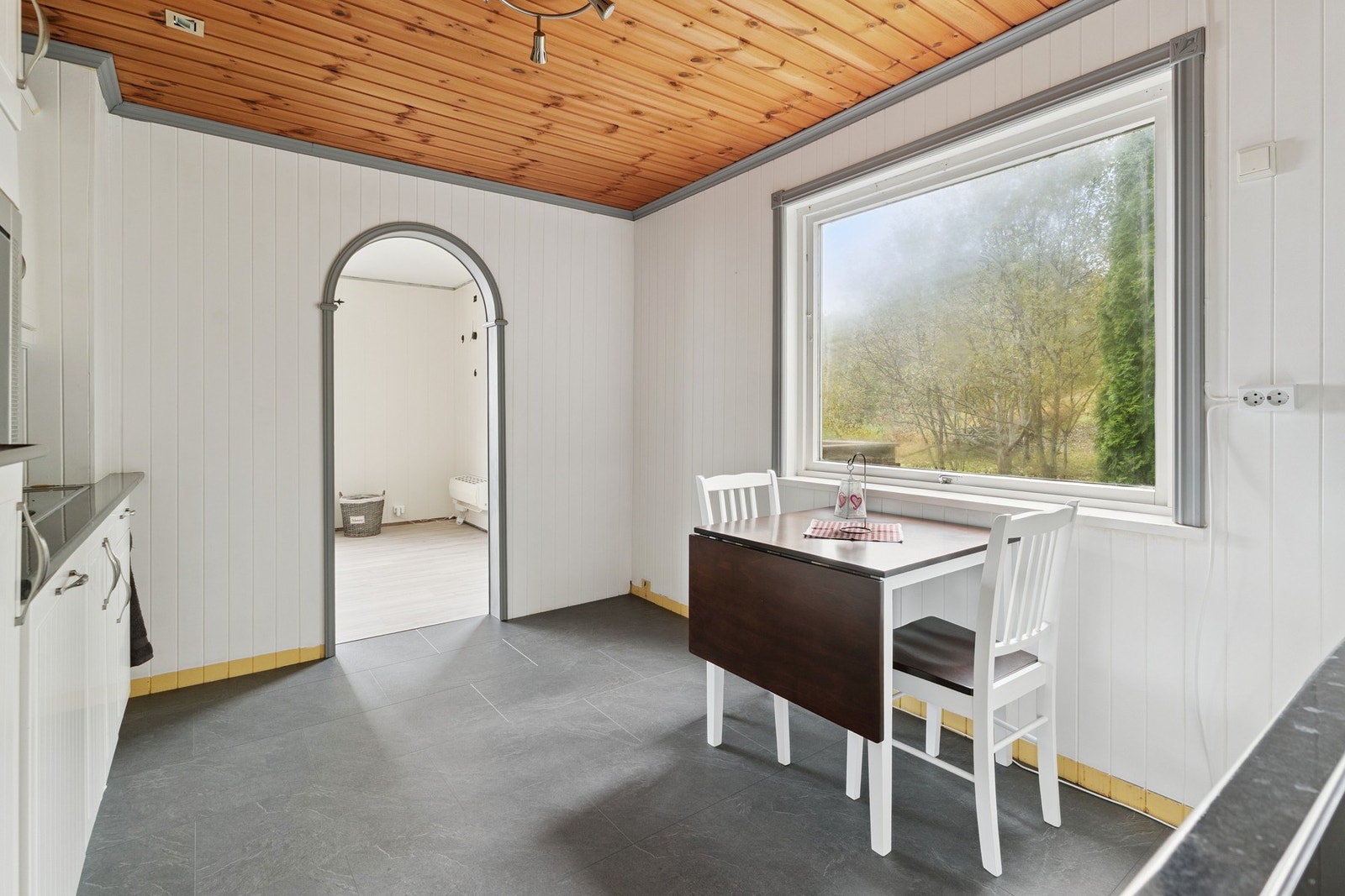 Det er påbegynt oppussing men arbeidet er ikke ferdigstilt. Galleribilde