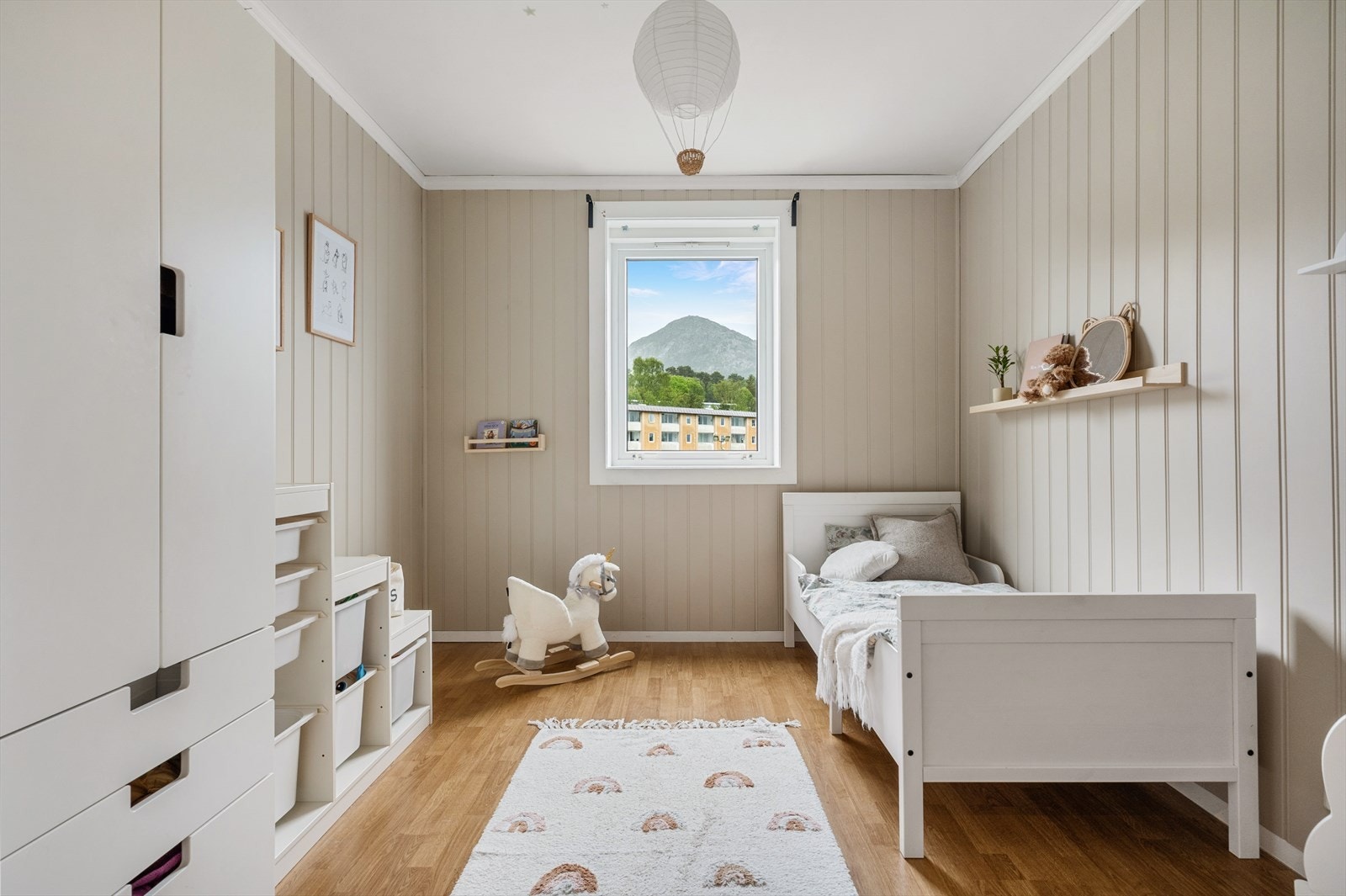 Det andre soverommet passer perfekt som barnerom eller gjesterom. Galleribilde