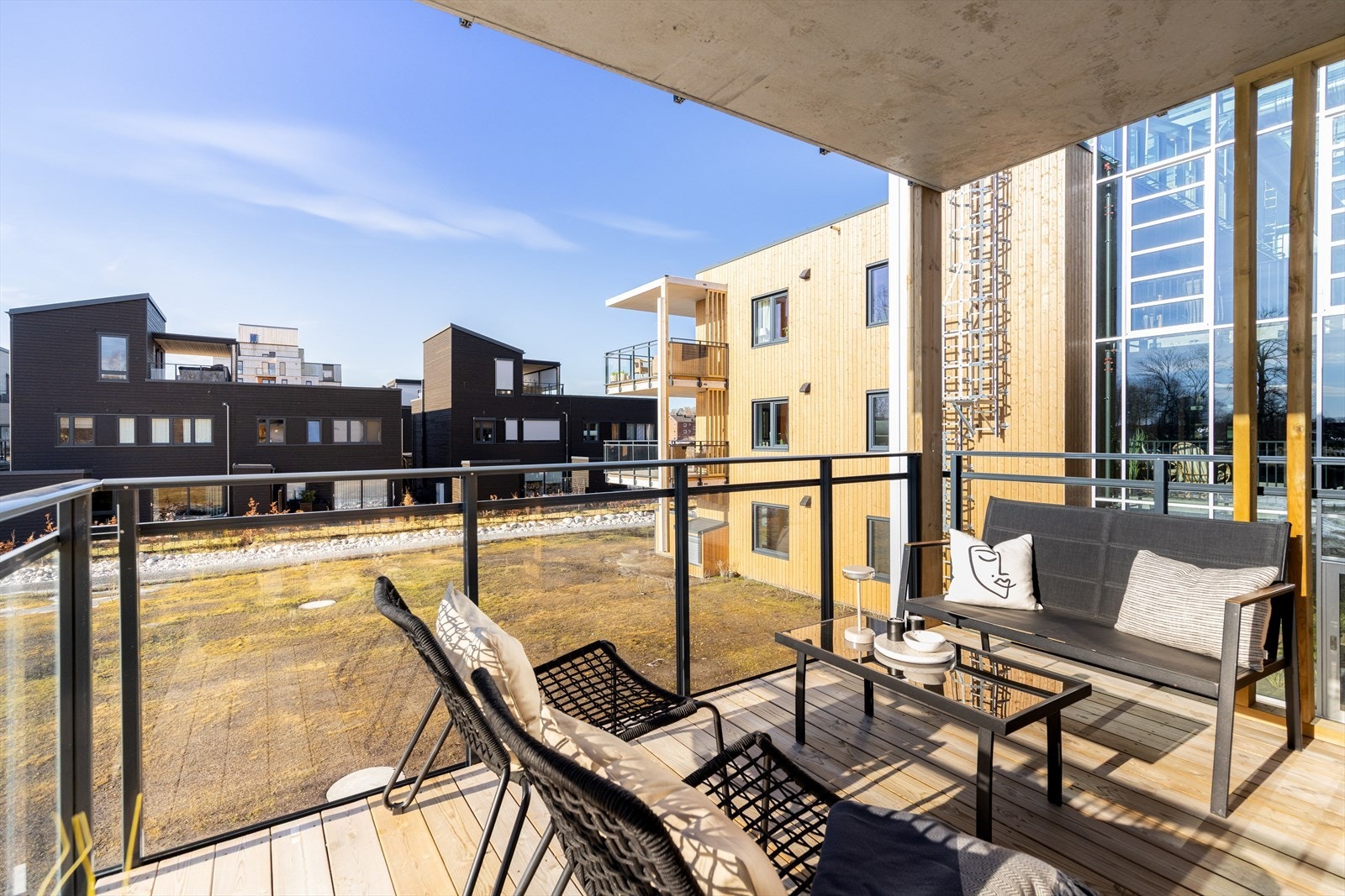 Sydvestvendt balkong med gode solforhold Galleribilde