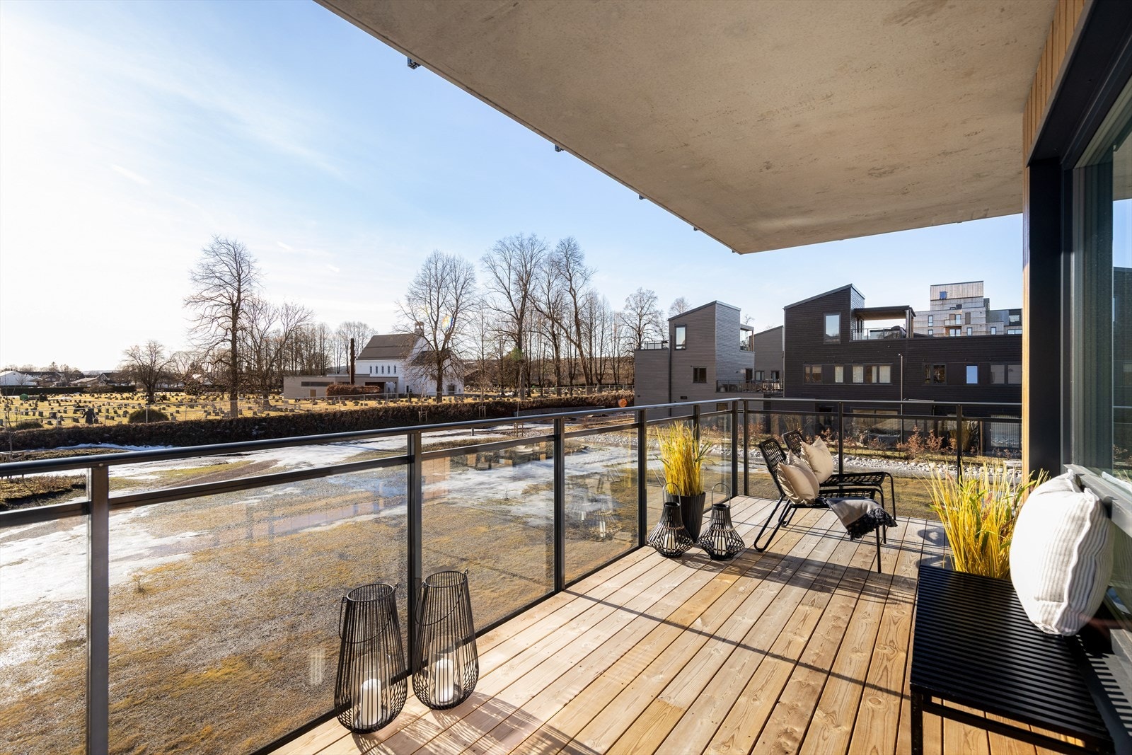 Sydvestvendt balkong med gode solforhold Galleribilde