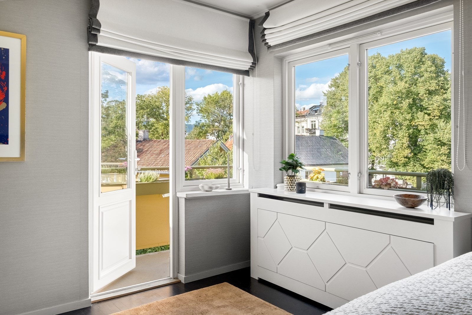 Leiligheten ligger på hjørnet av bygget. Galleribilde