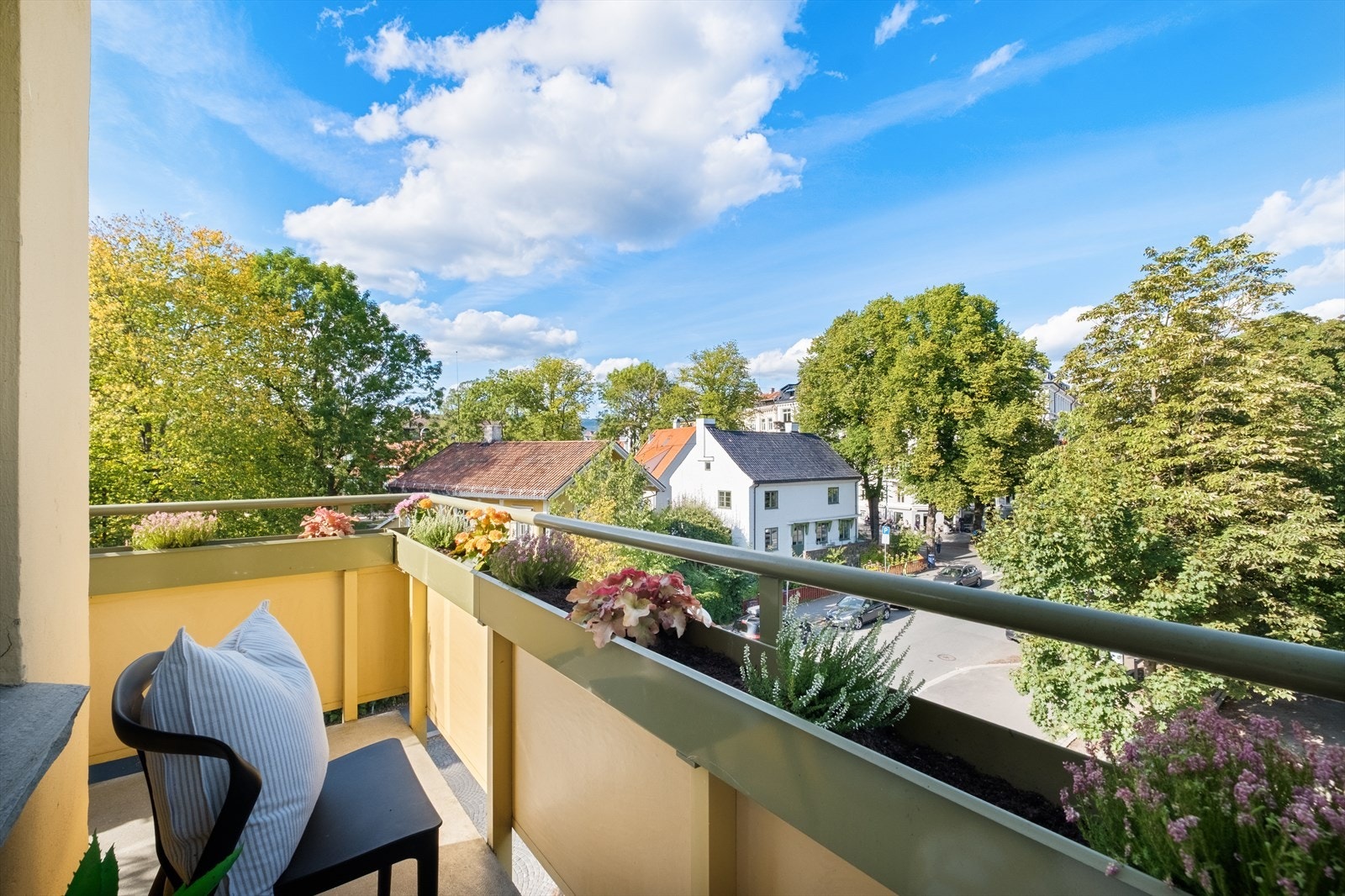 Balkongen har gode solforhold. Galleribilde