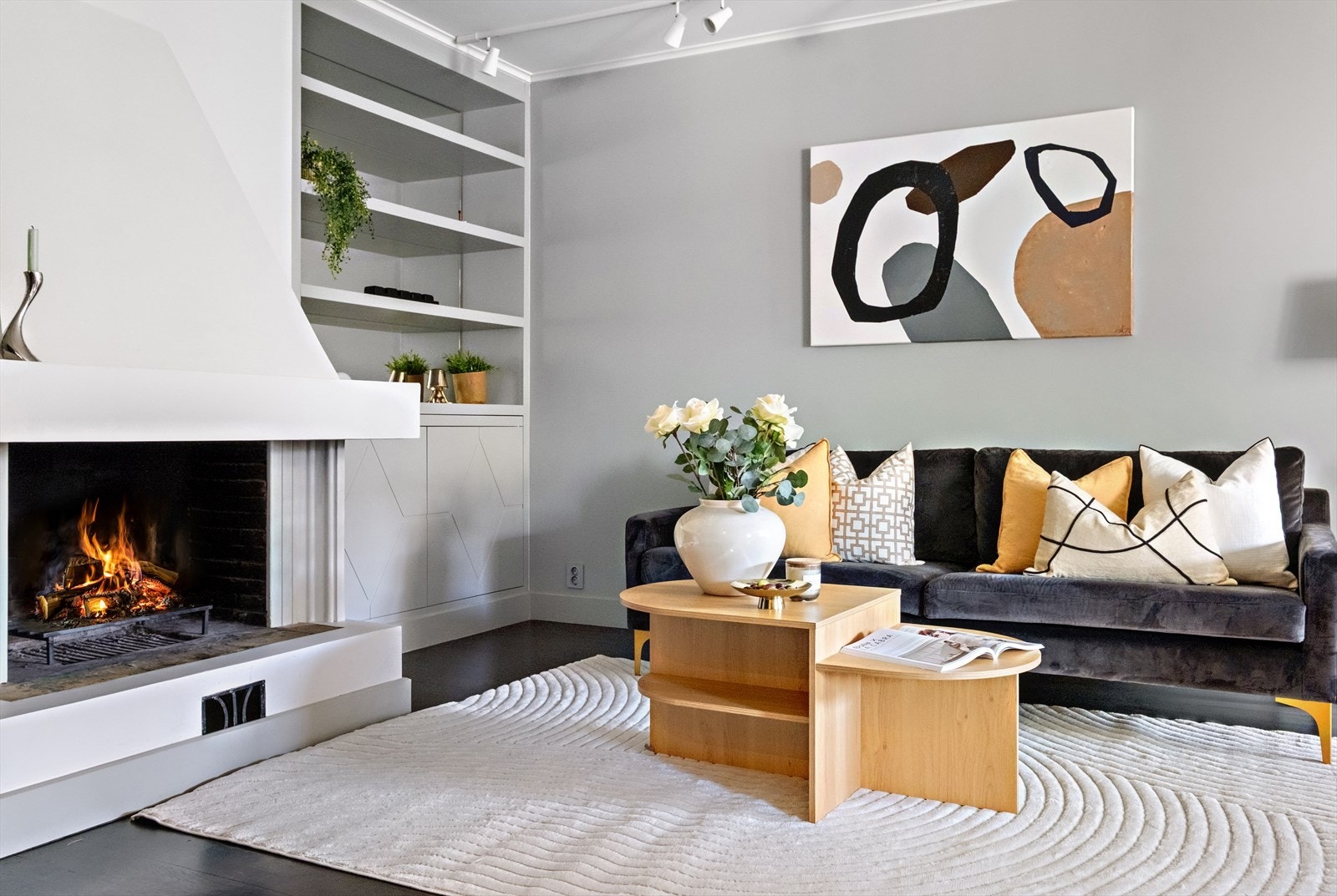 Herlig peis i stuen som understreker en koselig atmosfære. Galleribilde