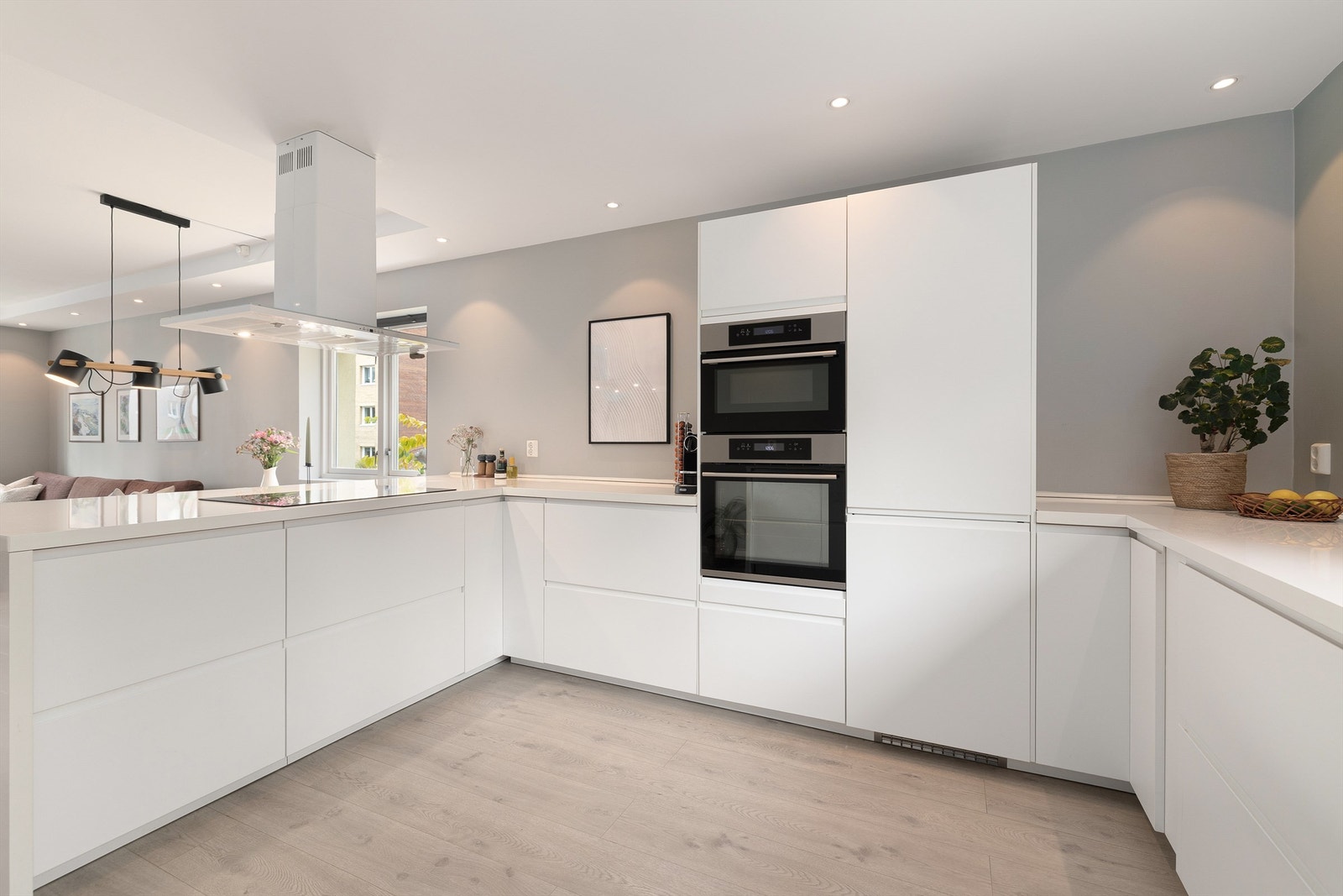 Her kan du diske opp gode middagsretter og invitere venner og familie over på hyggelige sammenkomster Galleribilde